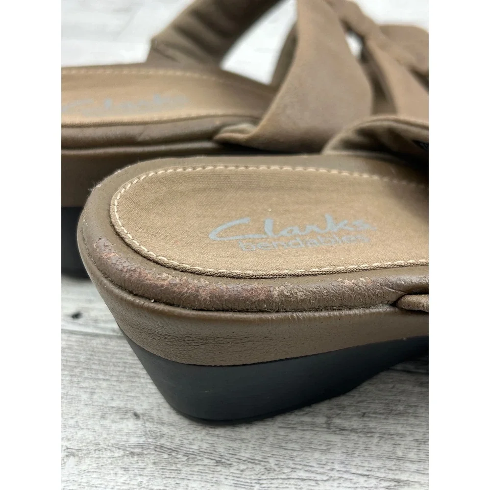 Clarks Bendables Women Size‎ 7M Brown Leather Pleated Wedge Slide Sandals 81069